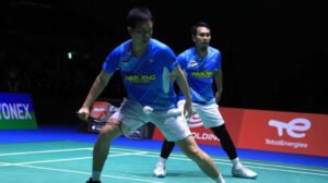 Bulutangkis: Duel Individual vs. Harmoni Tim – Membedah Perbedaan Tunggal dan Ganda