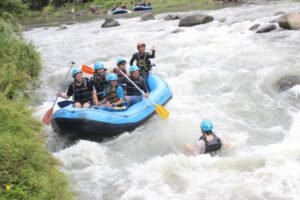 Olahraga Air Ekstrem: Menguji Adrenalin di Tengah Gelombang dan Ketinggian