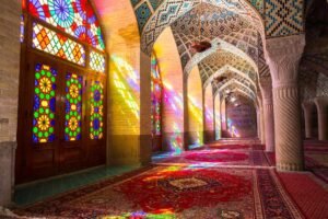 Perjalanan Spiritual: Menemukan Diri di Tempat-Tempat Suci Dunia