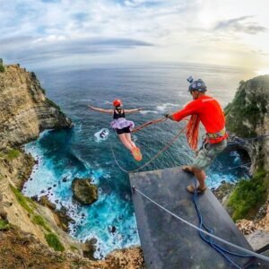 Rekomendasi Spot Bungee Jumping di Dunia: Memacu Adrenalin di Ketinggian