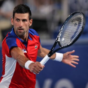 Tentu, mari kita bedah perdebatan abadi tentang siapa yang pantas menyandang gelar GOAT (Greatest of All Time) antara Novak Djokovic dan Rafael Nadal.