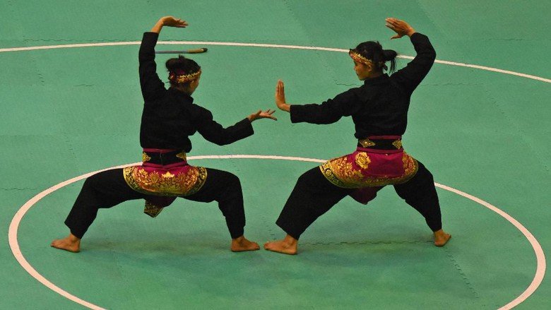 Pencak Silat: Mengungkap Keindahan Gerak dan Kekuatan Diri – Panduan Teknik Dasar untuk Pemula