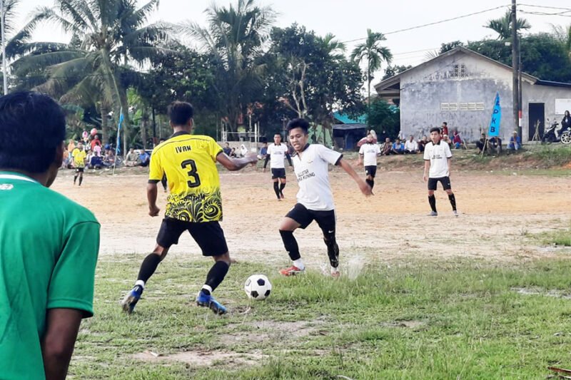 Sepak Bola: Lebih dari Sekadar Permainan, Sebuah Fenomena Global