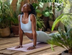 Yoga: Jalan Menuju Ketenangan Batin dan Kesehatan Mental yang Lebih Baik